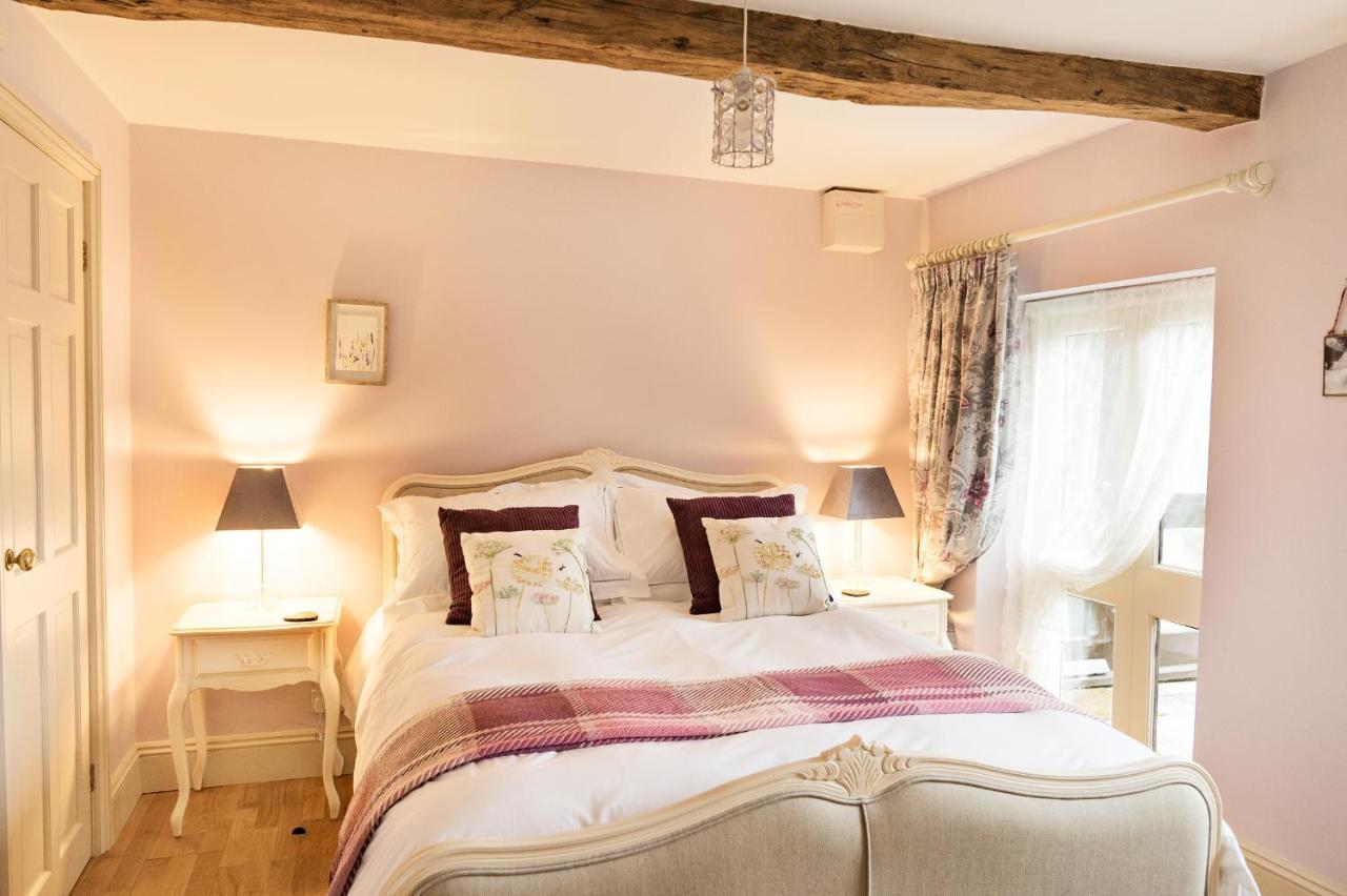Neuadd B&B Suites Crickhowell Exterior photo
