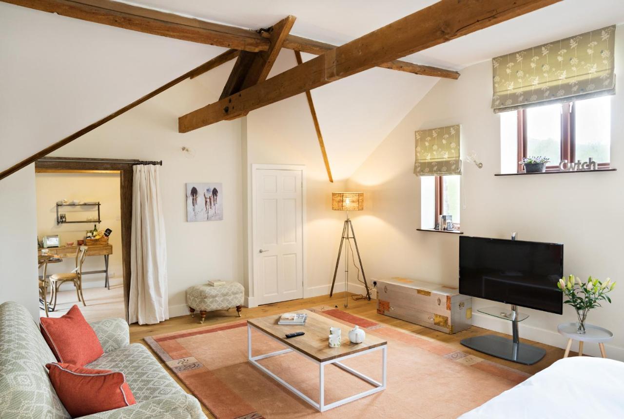 Neuadd B&B Suites Crickhowell Exterior photo