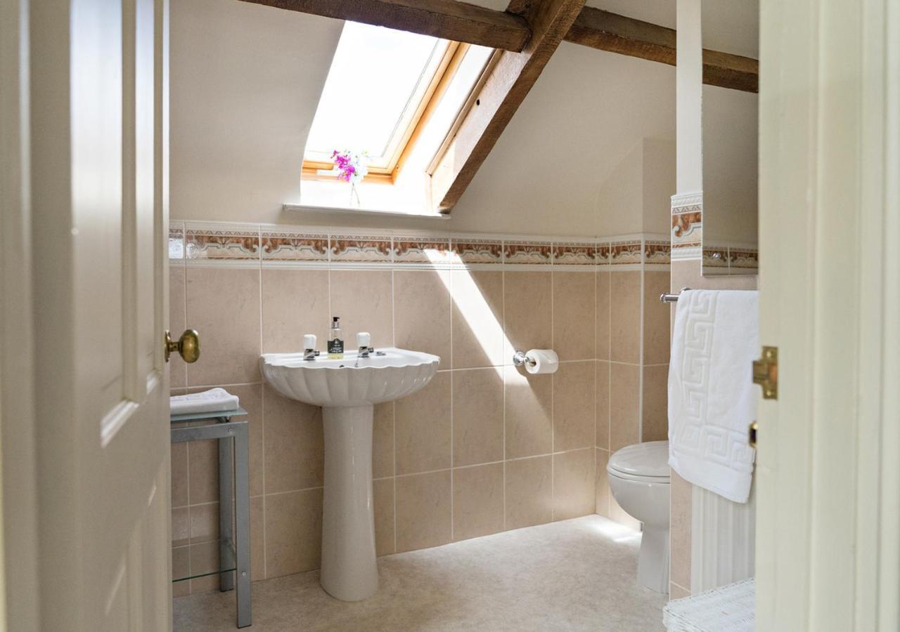 Neuadd B&B Suites Crickhowell Exterior photo