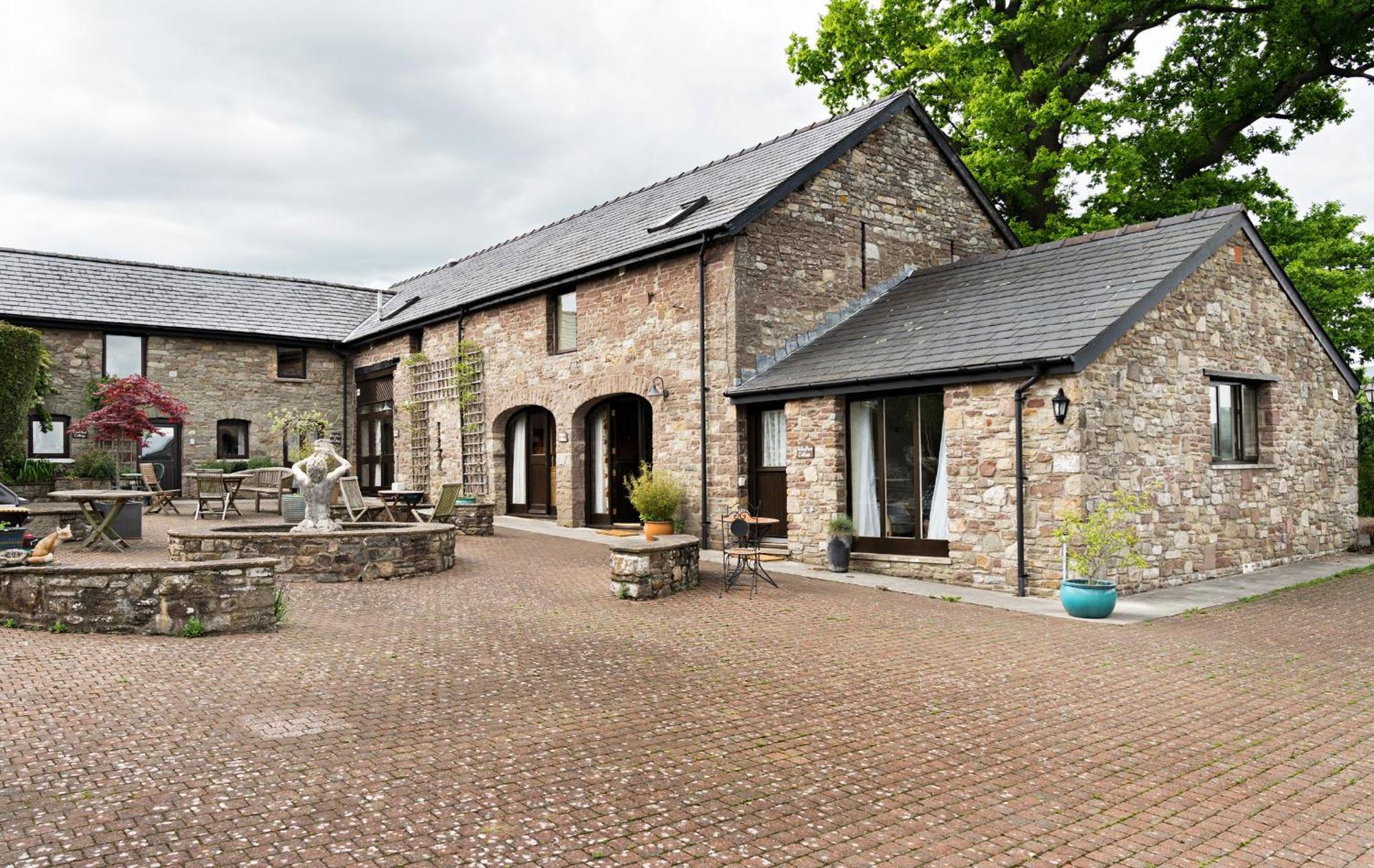 Neuadd B&B Suites Crickhowell Room photo